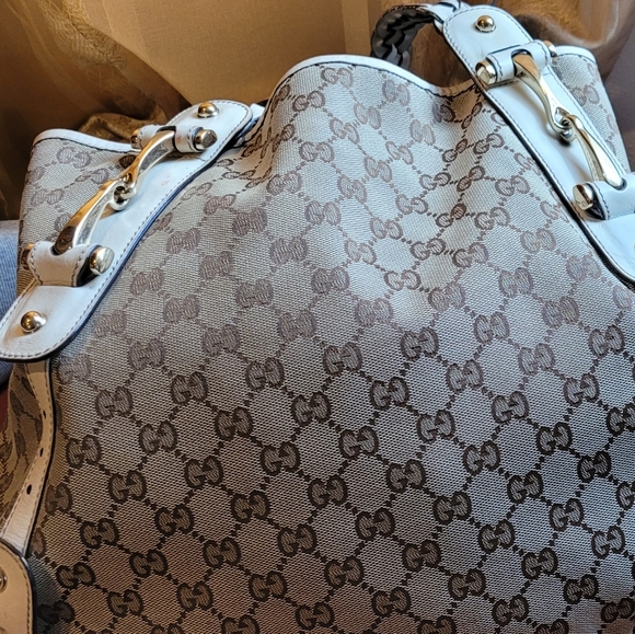Authenic Gucci Handbag - Picture 2 of 8